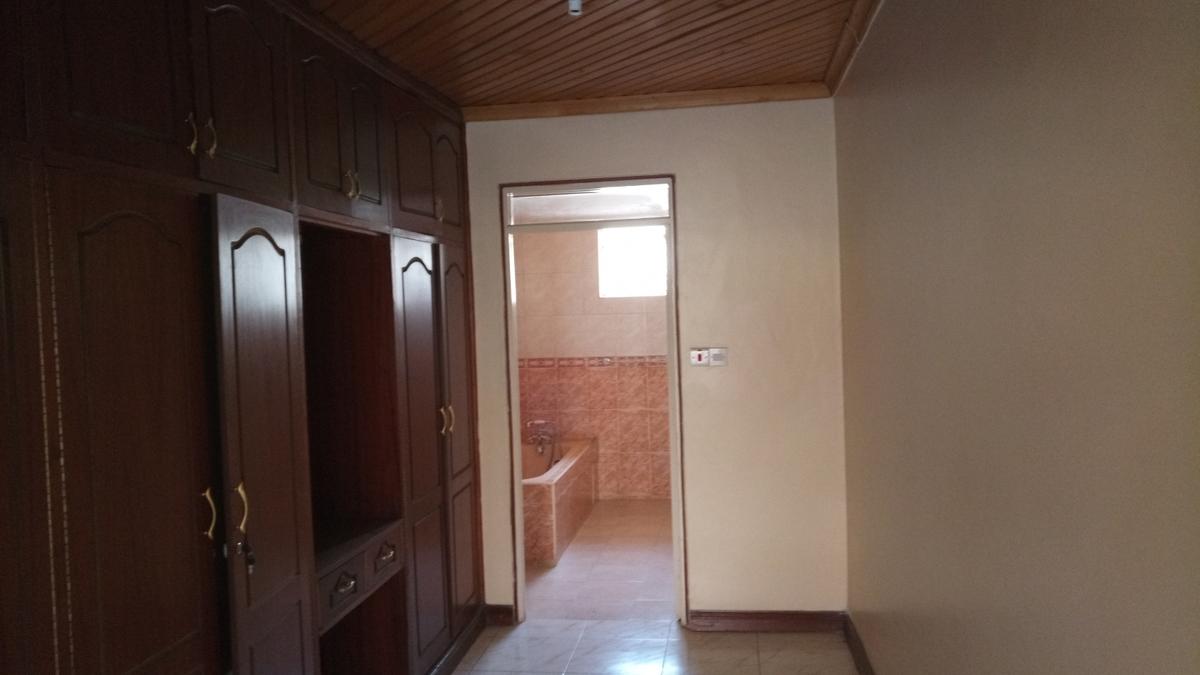 4 Bed Townhouse with En Suite at Kilelesha Estate - 11