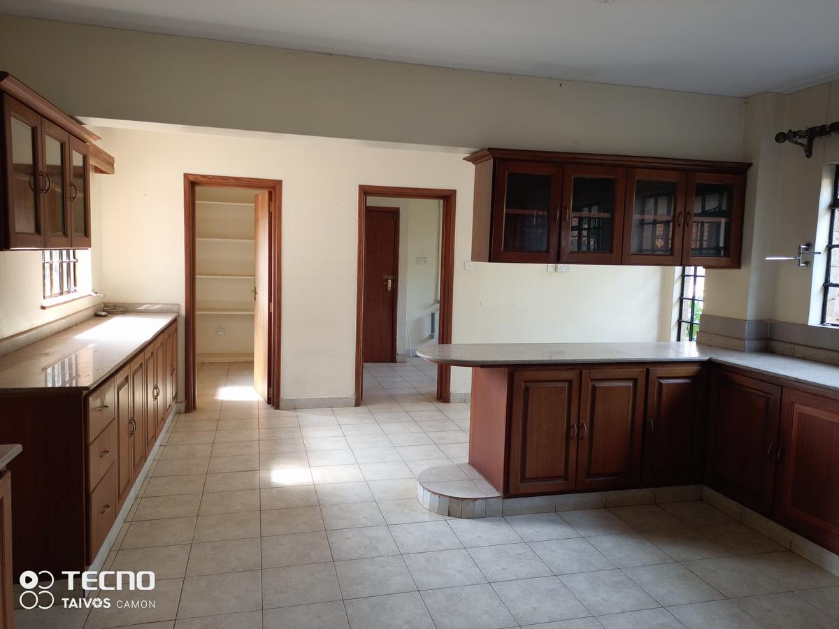 5 Bed Townhouse with En Suite at Off Ruaka Rd - 7