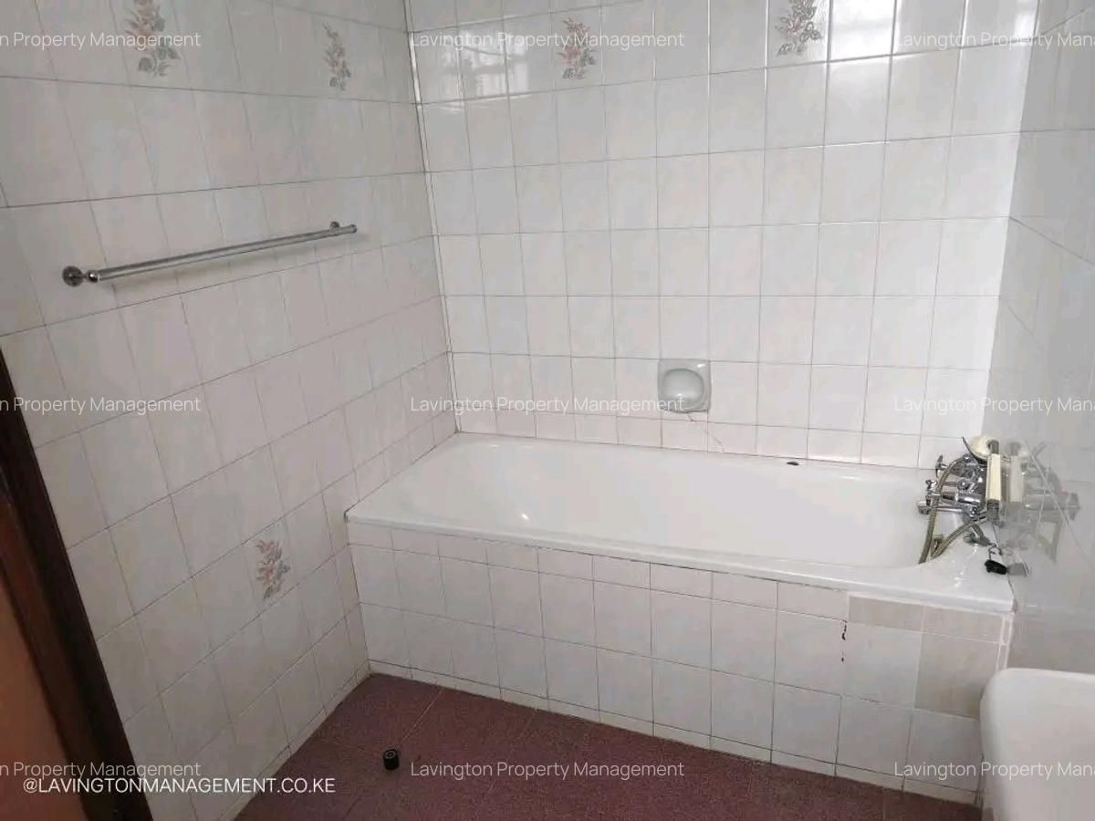 4 Bed Townhouse with En Suite at Lavington Green - 15