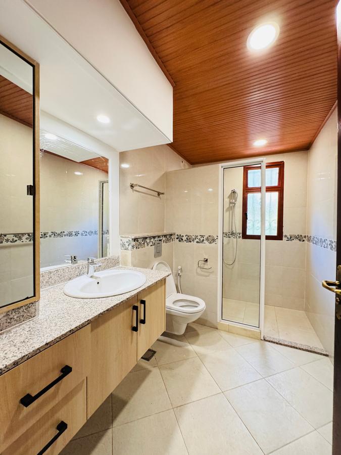 5 Bed Townhouse with Swimming Pool at Spring Valley - 15