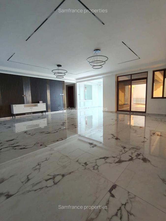 Serviced 5 Bed Apartment with En Suite at 1St Avanue - 4