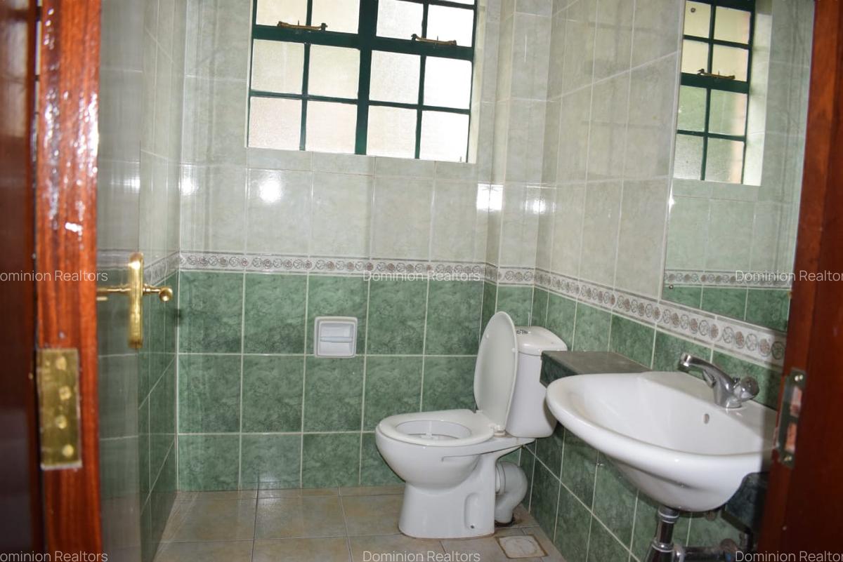 4 Bed Townhouse with En Suite at Brookside Gardens - 8