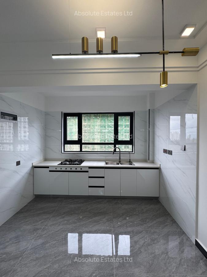 1 Bed Apartment with En Suite in Lavington - 3