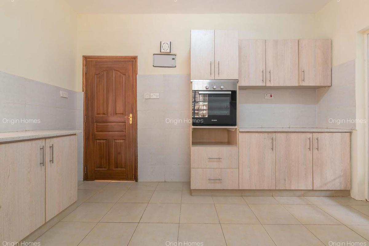 5 Bed Townhouse with En Suite at Kileleshwa - 18