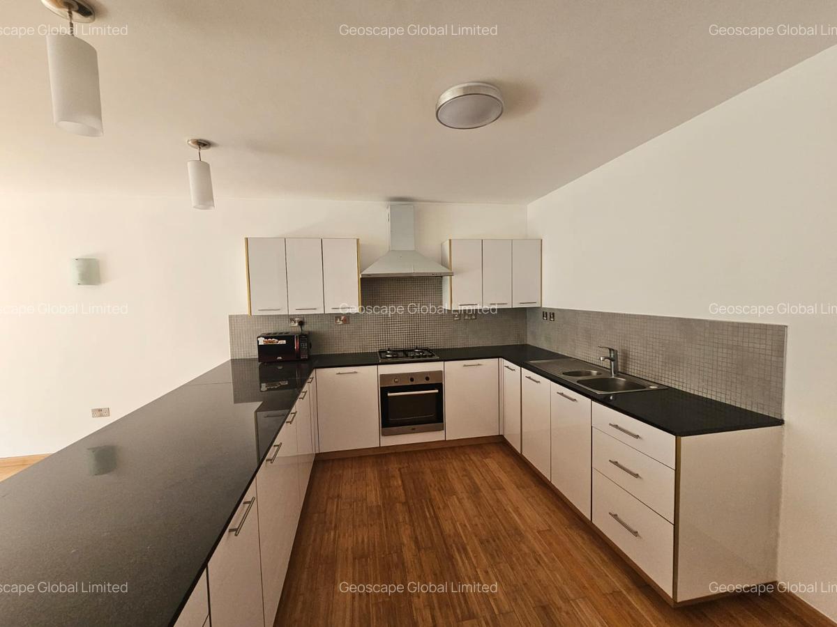 2 Bed Apartment with En Suite in Garden Estate - 11