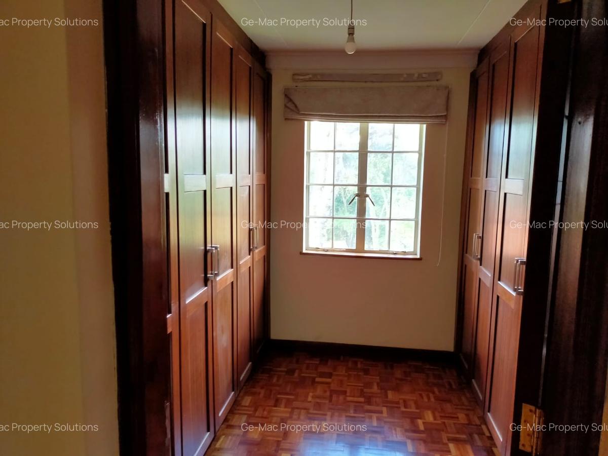 5 Bed House with En Suite in Rosslyn - 17