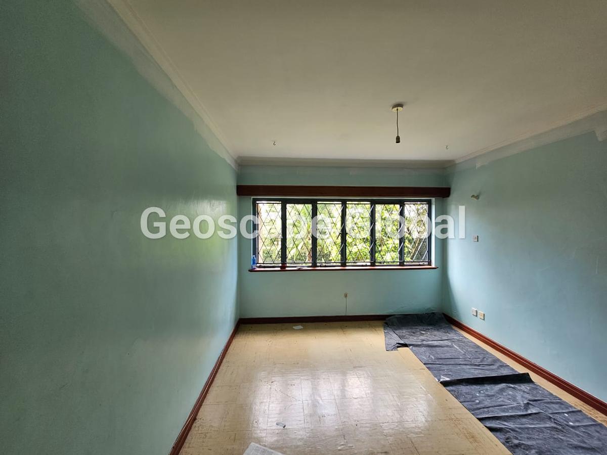 4 Bed House with En Suite in Kitisuru - 3