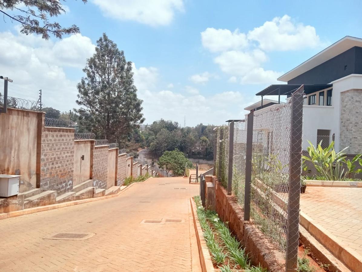 5 Bed House with En Suite in Kitisuru - 12