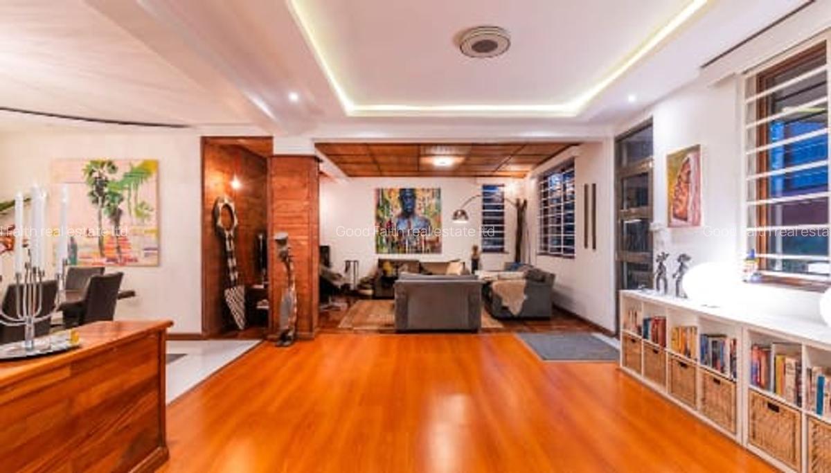 5 Bed House with En Suite in Runda - 9