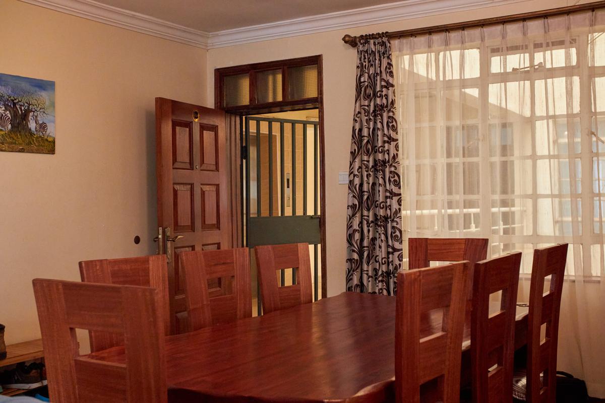 2 Bed Apartment with En Suite at Hatheru Road - 3