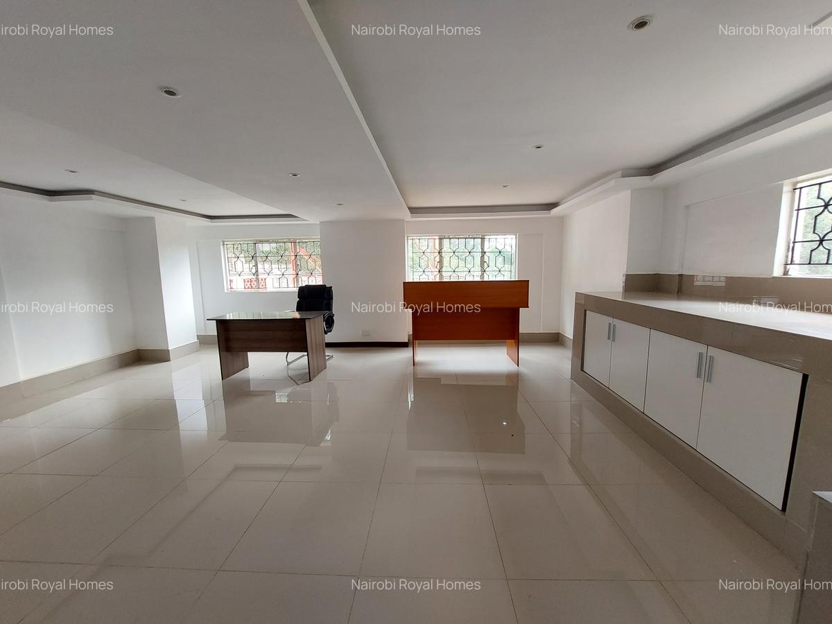 5 Bed House with En Suite at Whispers Avenue - 5