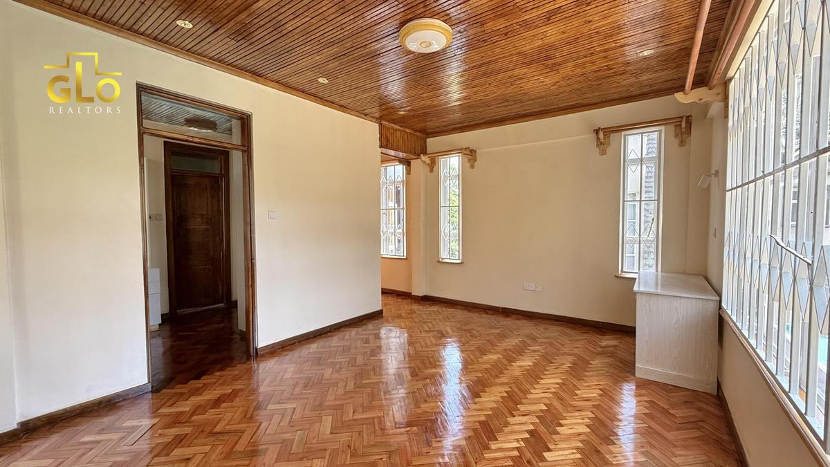 4 Bed Villa with En Suite in Spring Valley - 12