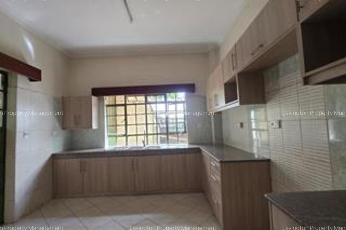 4 Bed Townhouse with En Suite at Lavington Green - 3