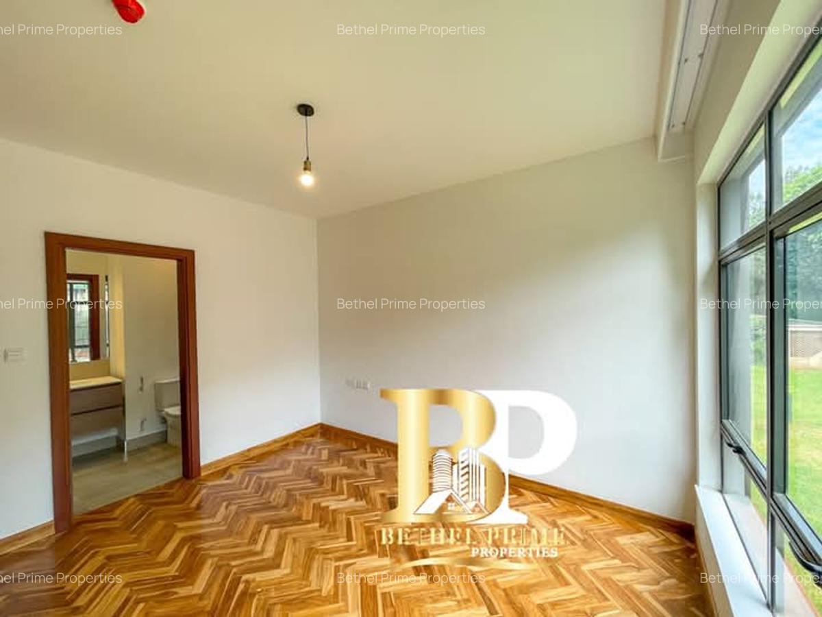 4 Bed Townhouse with En Suite in Rosslyn - 7