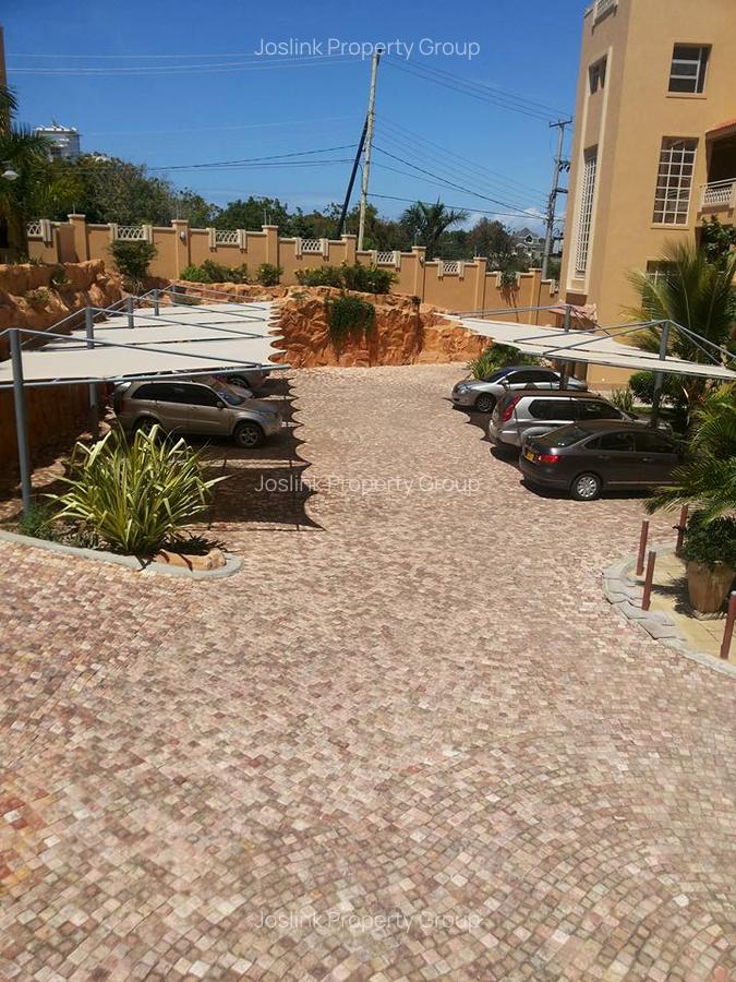 Serviced 3 Bed Apartment with En Suite in Nyali Area - 7