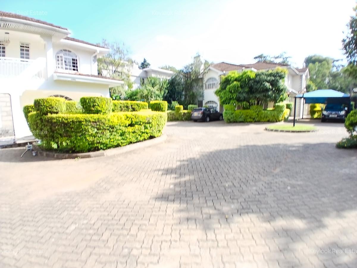 4 Bed Townhouse with En Suite in Lavington - 3