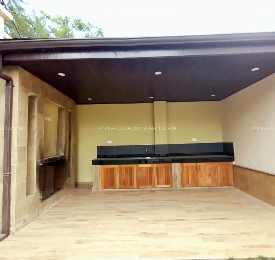 4 Bed House with En Suite in Lavington - 5