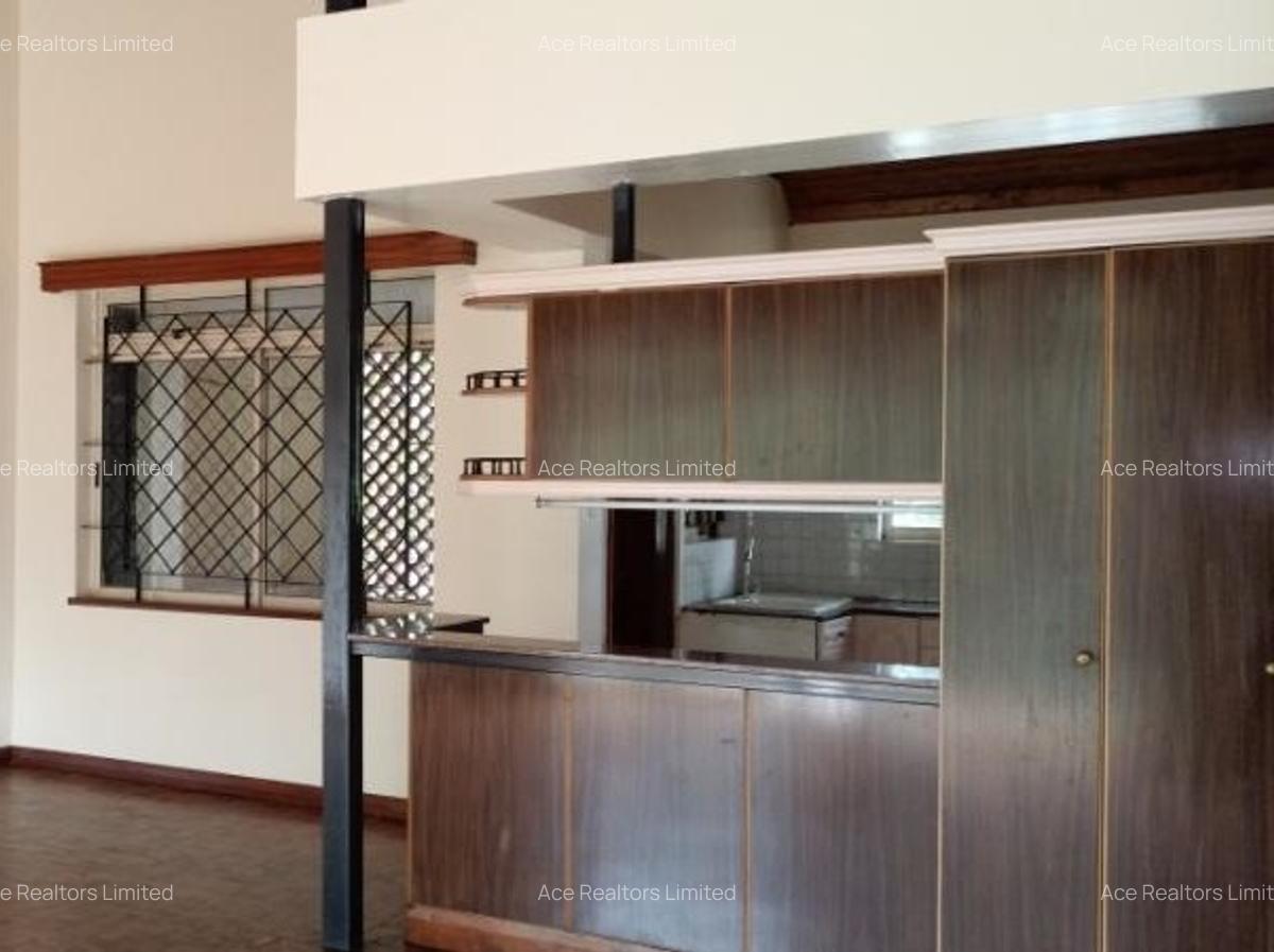 10 Bed Apartment with En Suite at Sports Road - 7