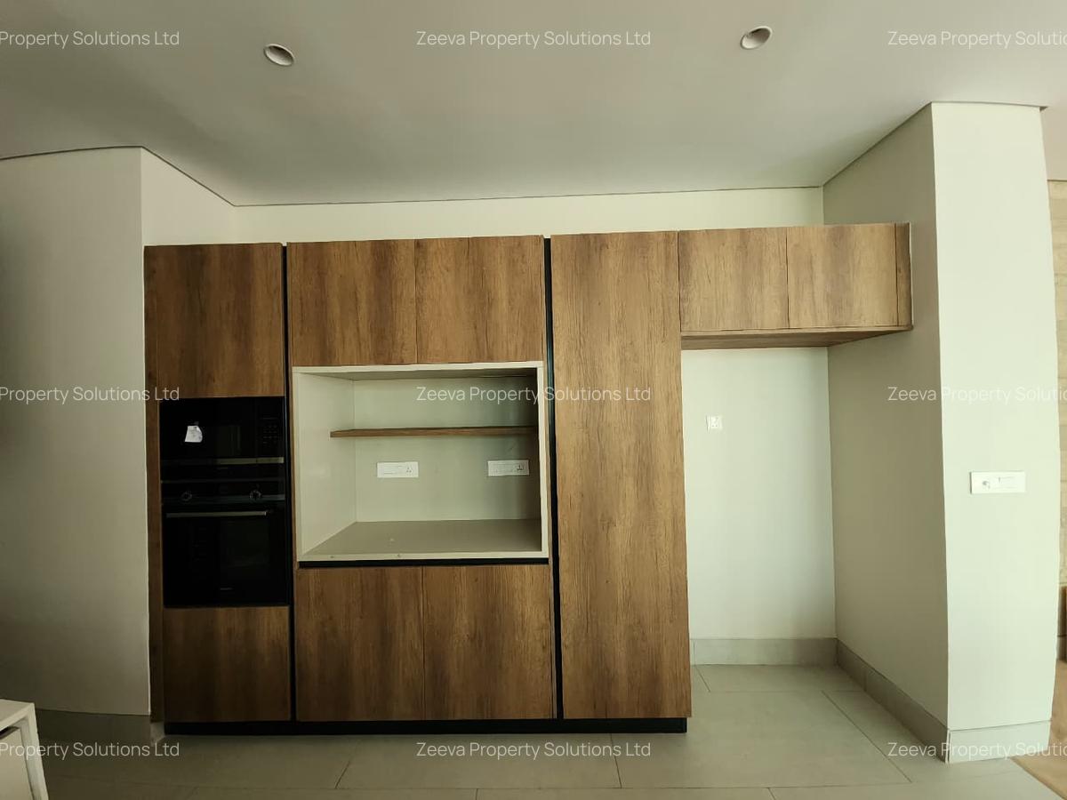 5 Bed Villa with En Suite in Westlands Area - 7