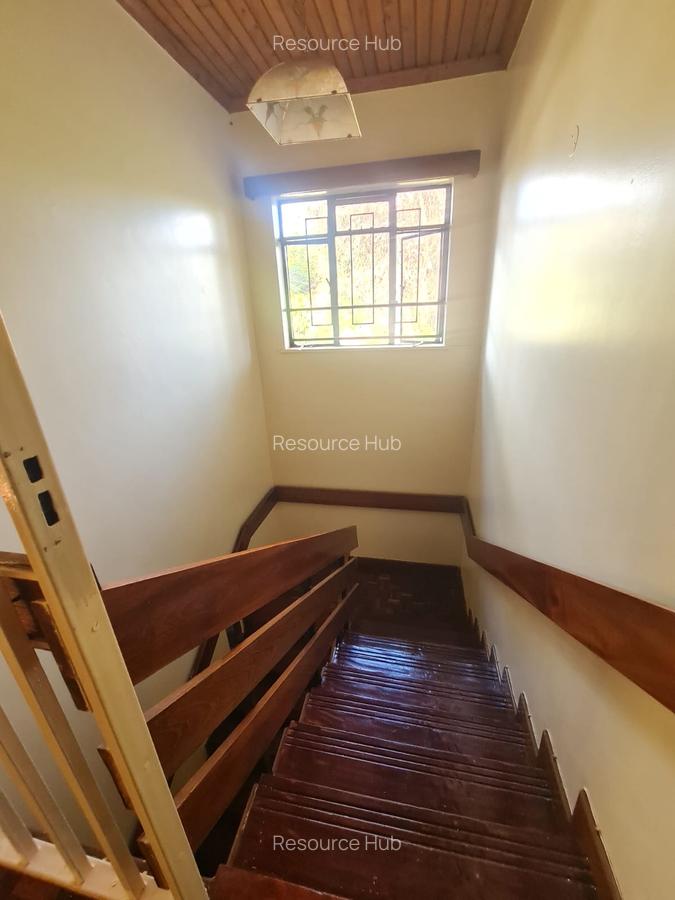 4 Bed House with En Suite at Nyari - 8