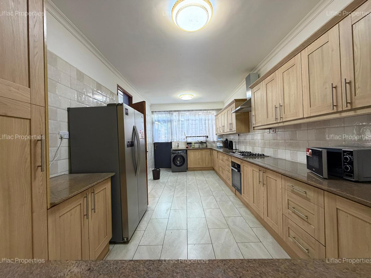 5 Bed Townhouse with En Suite in Runda - 5