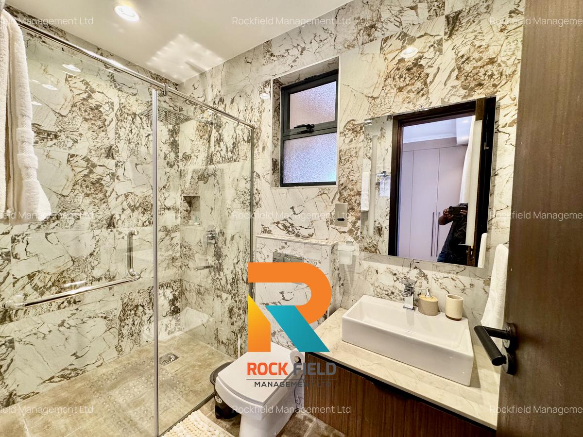 Serviced 2 Bed Apartment with En Suite in Brookside - 12