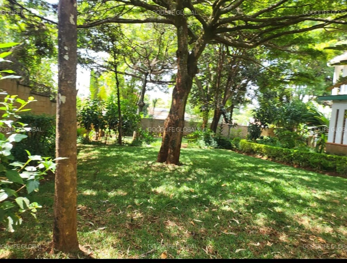 5 Bed House with En Suite at Nyari - 3