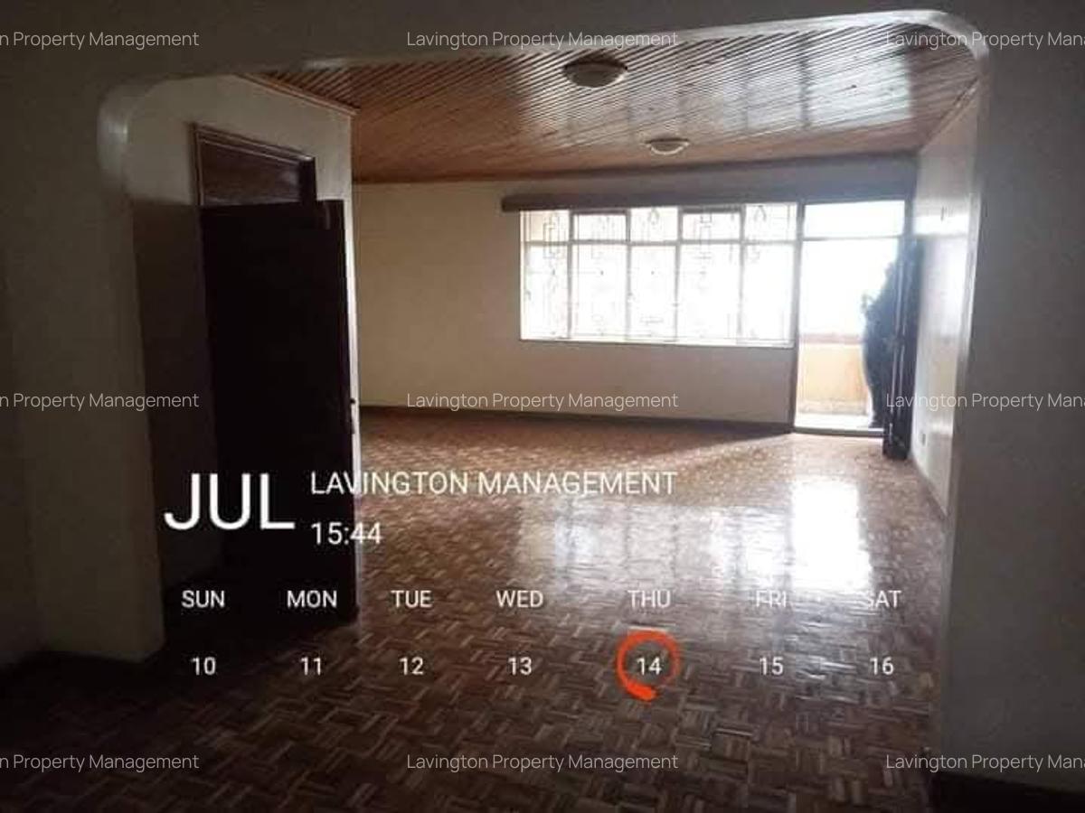 3 Bed Apartment with En Suite at Valley Arcade - 4