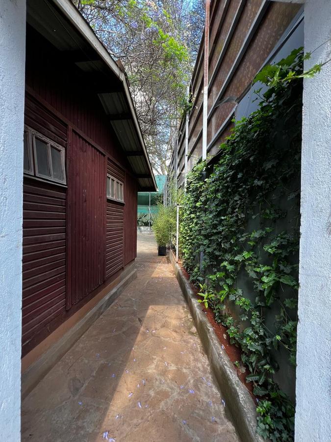 Commercial Property with Parking in Kilimani - 4