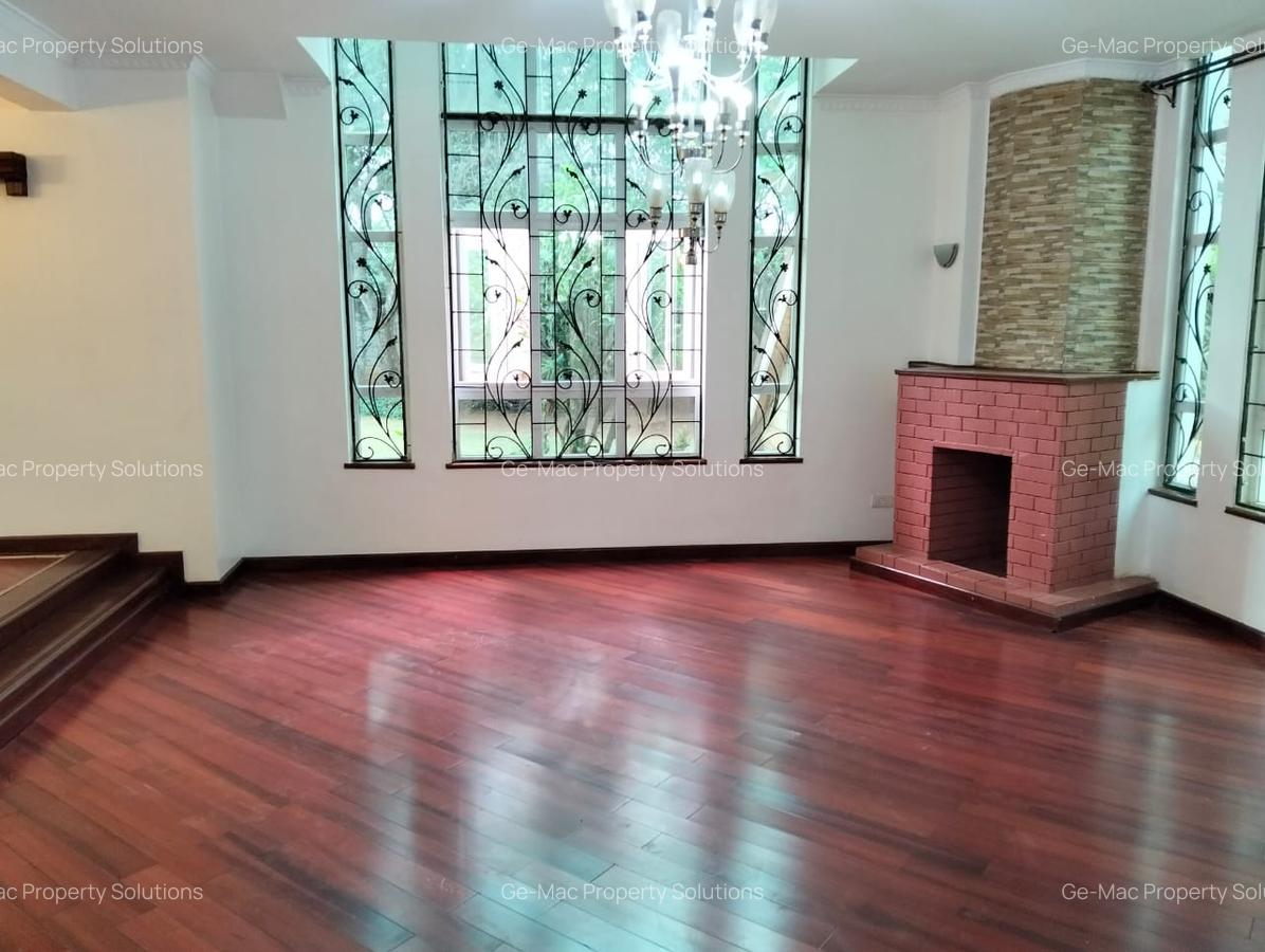 5 Bed House with En Suite in Lavington - 5