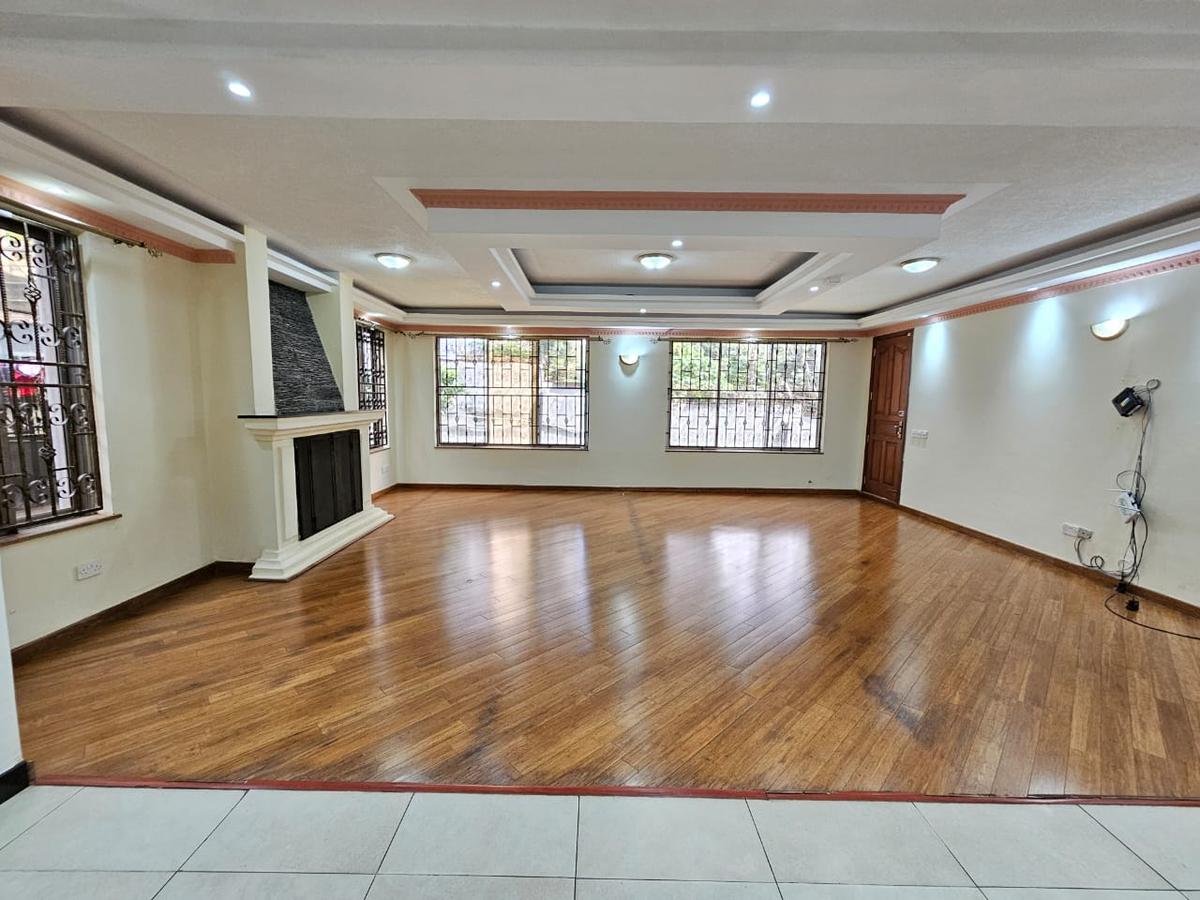 4 Bed House with En Suite in Westlands Area - 3