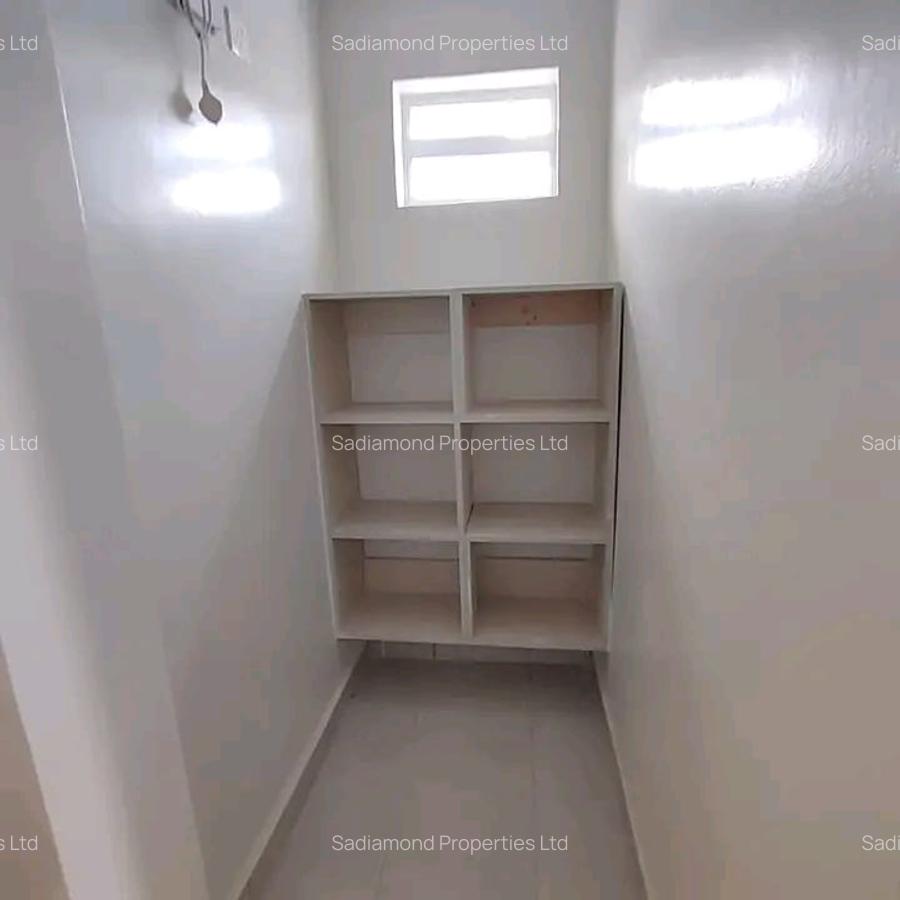 3 Bed House with En Suite in Kamakis - 7