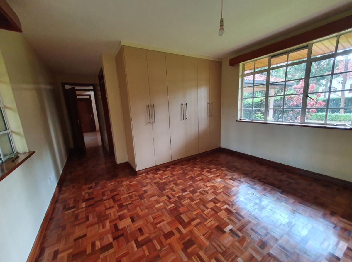 4 Bed House with En Suite in Runda - 10