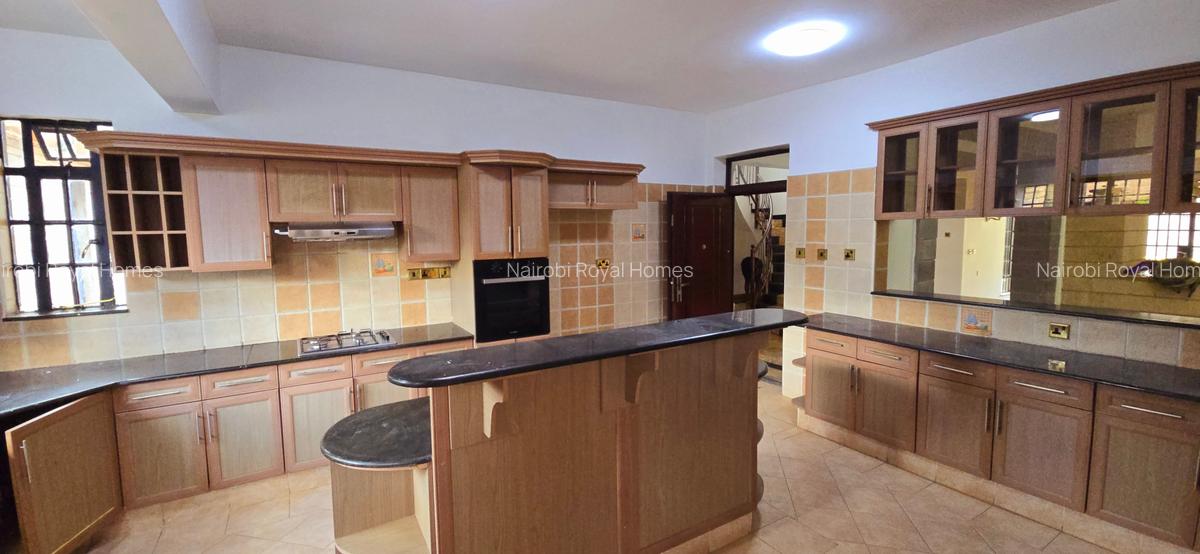 5 Bed Townhouse with En Suite at Lavington Green - 13