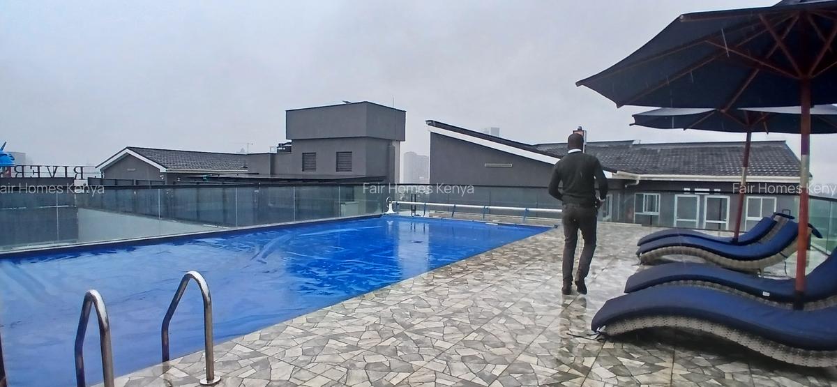 2 Bed Apartment with En Suite at Riverside Drive - 17