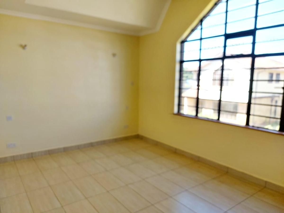 4 Bed Townhouse with En Suite at Edenville - 12