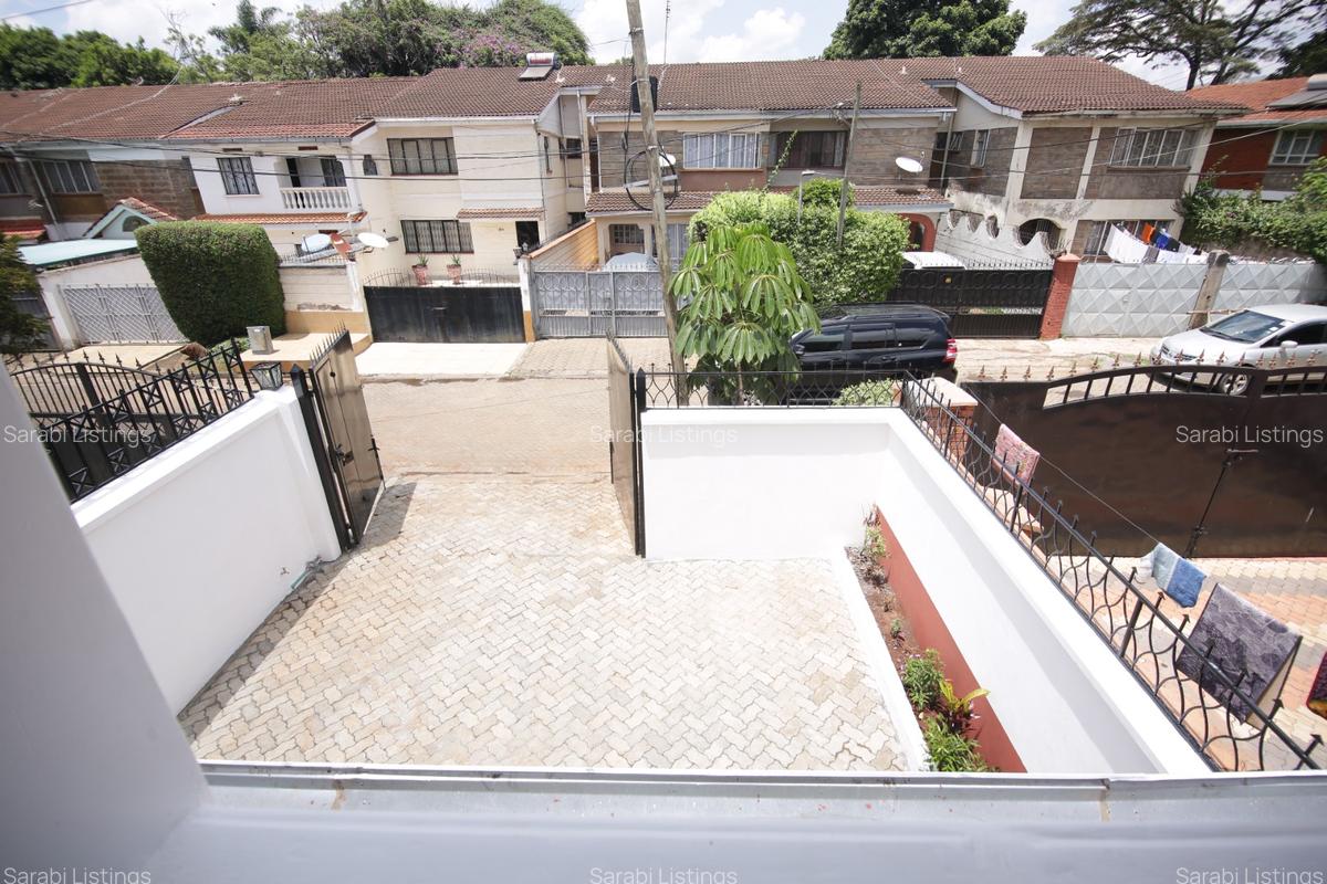 4 Bed Townhouse with En Suite in Lavington - 9