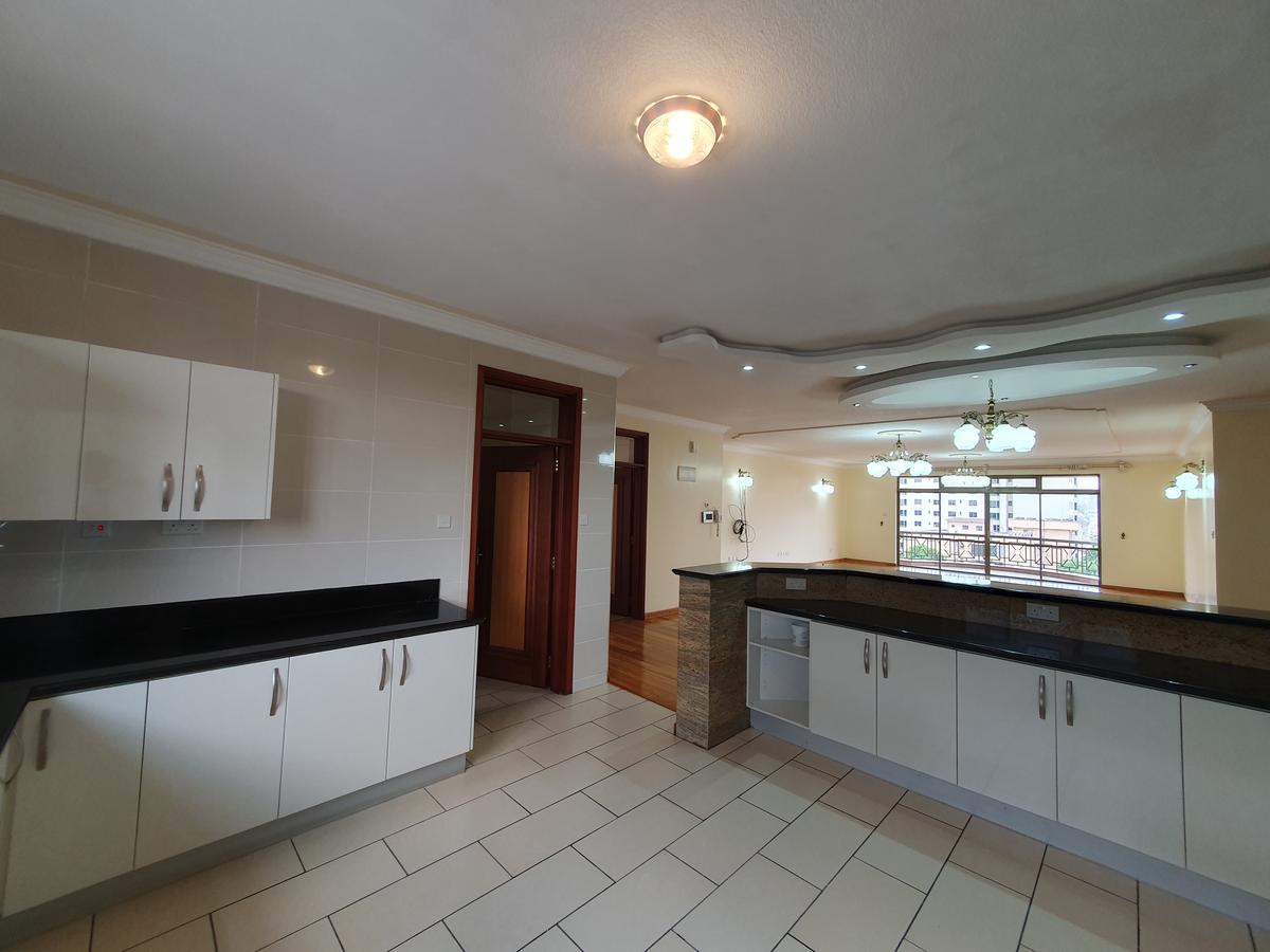 3 Bed Apartment with En Suite at 1St Parklands Avenue - 6