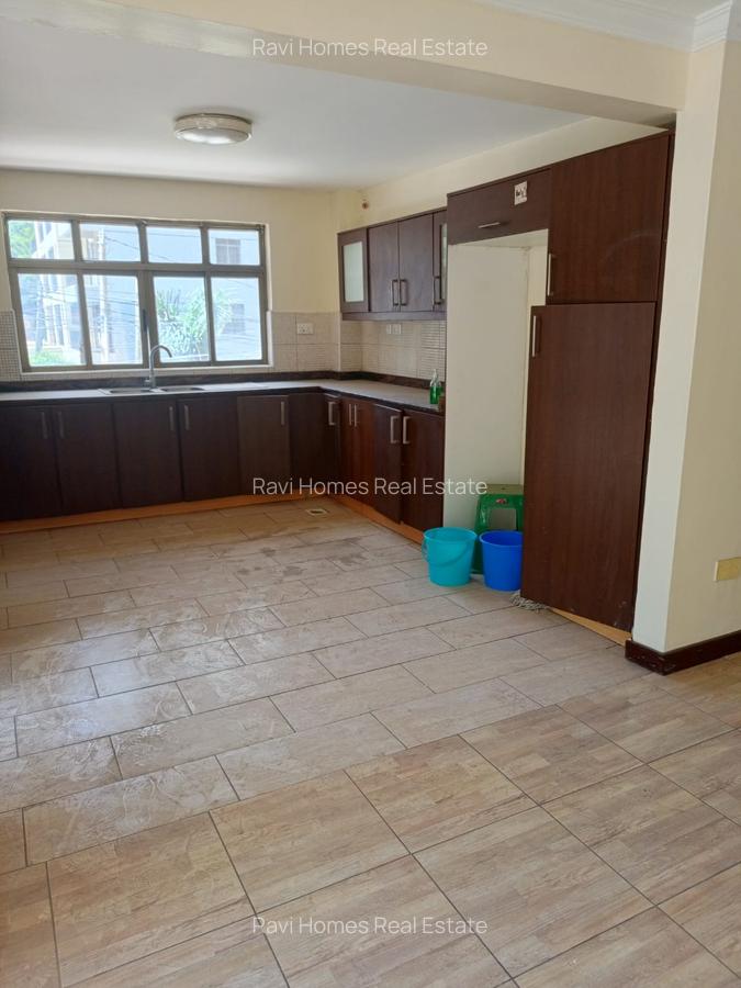 4 Bed Apartment with En Suite in Kilimani - 4