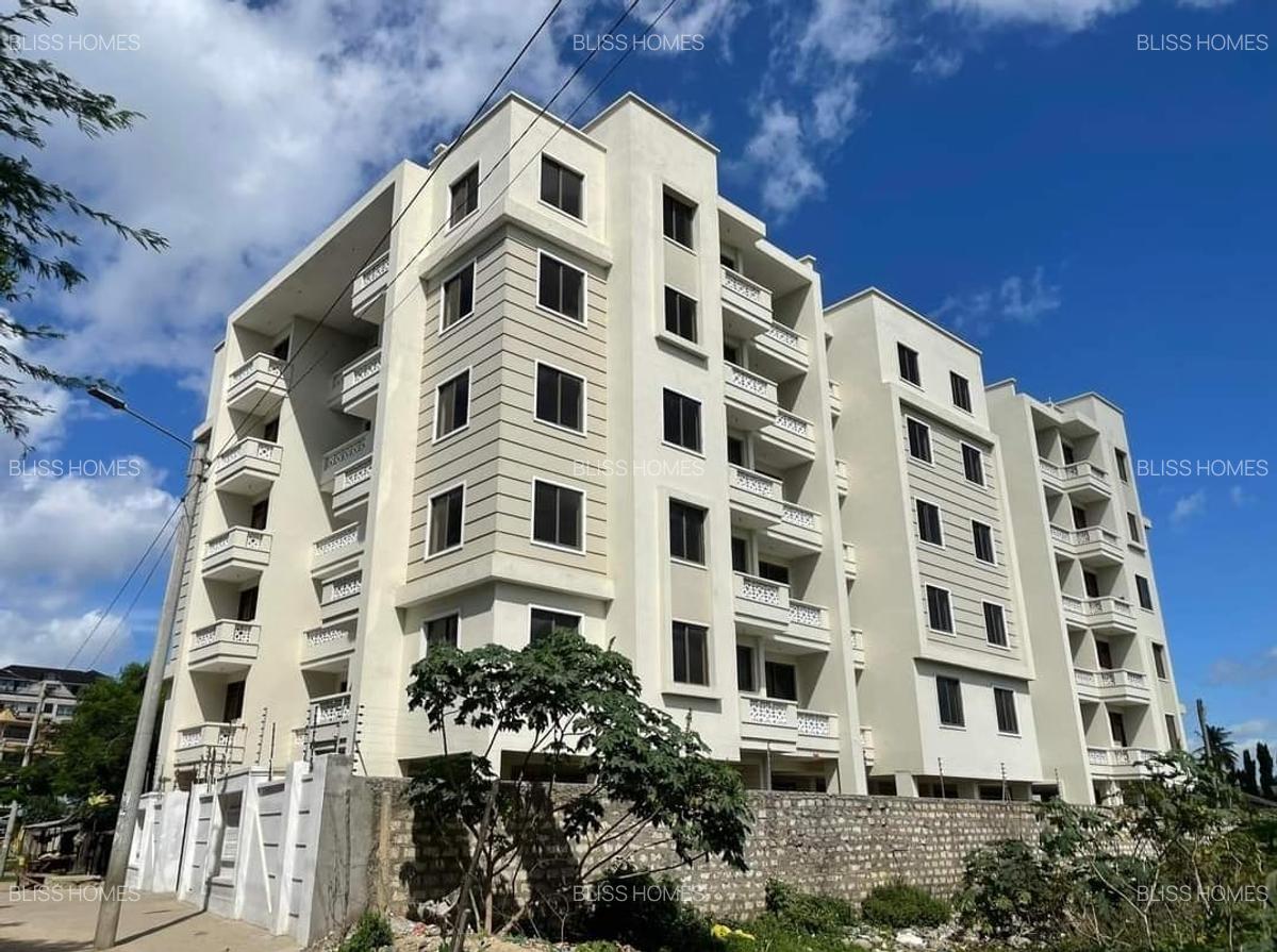 1 Bed Apartment with En Suite at Mtambo Road - 1
