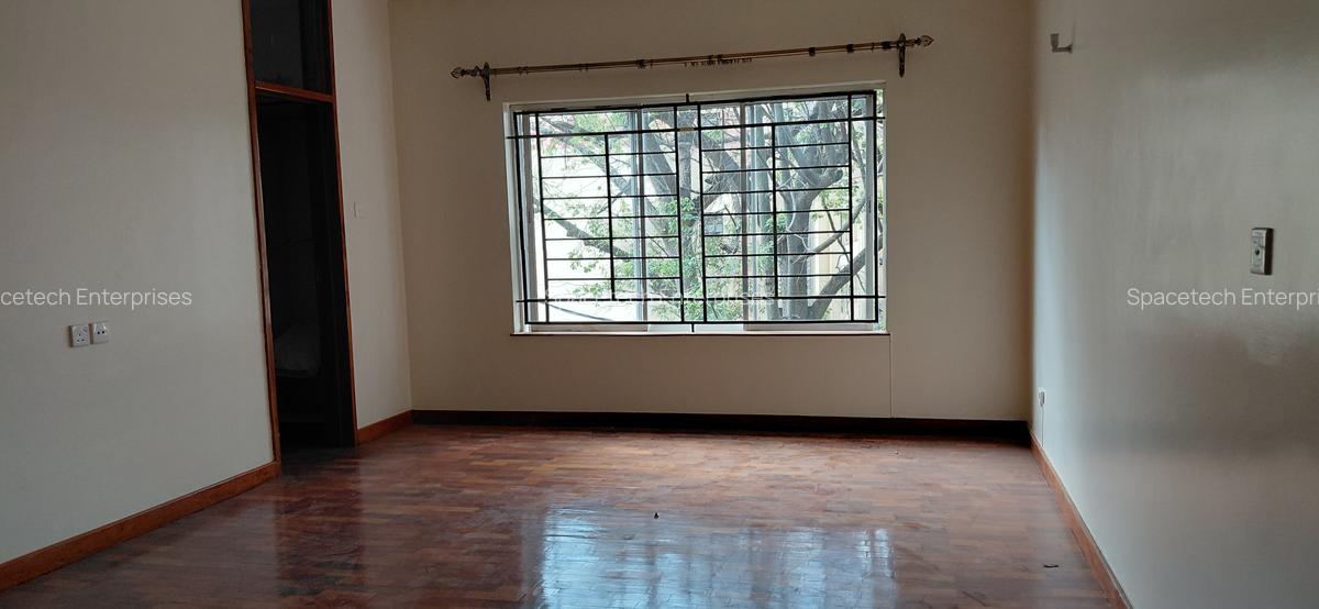 3 Bed Apartment with En Suite in Westlands Area - 16