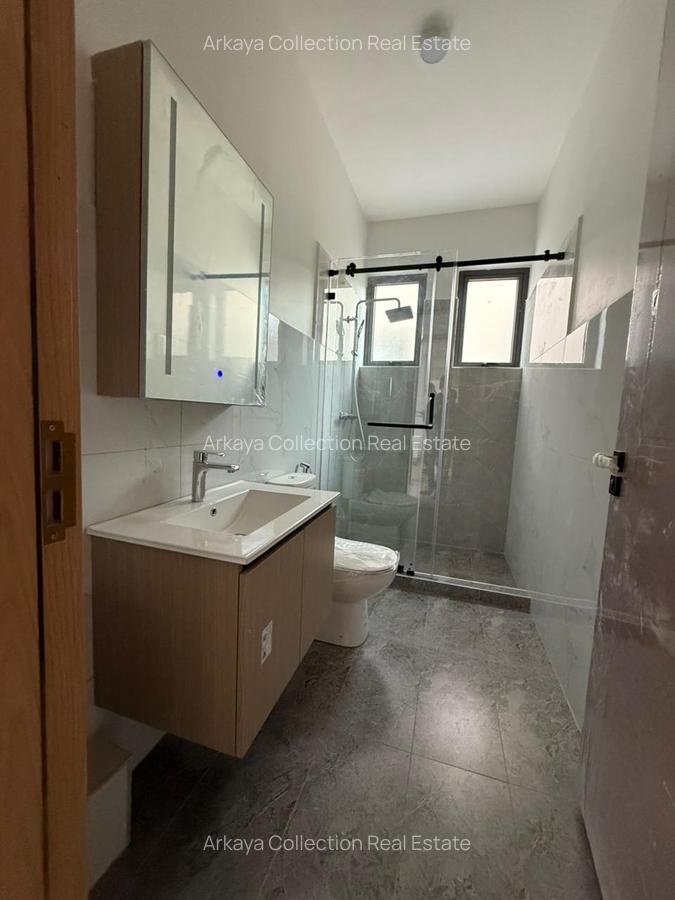 6 Bed Townhouse with En Suite in Lavington - 8