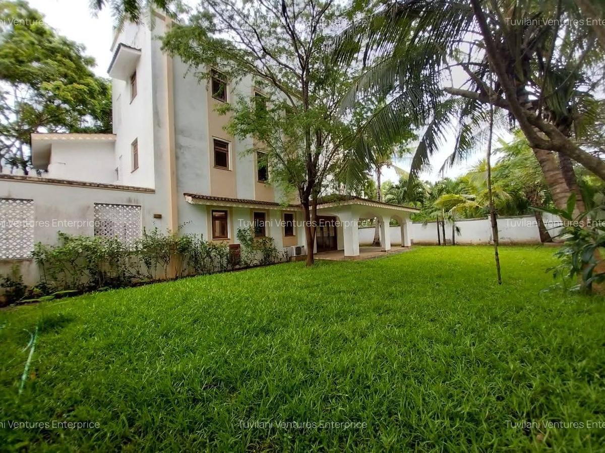 4 Bed Villa with En Suite at Nyali Mombasa - 2