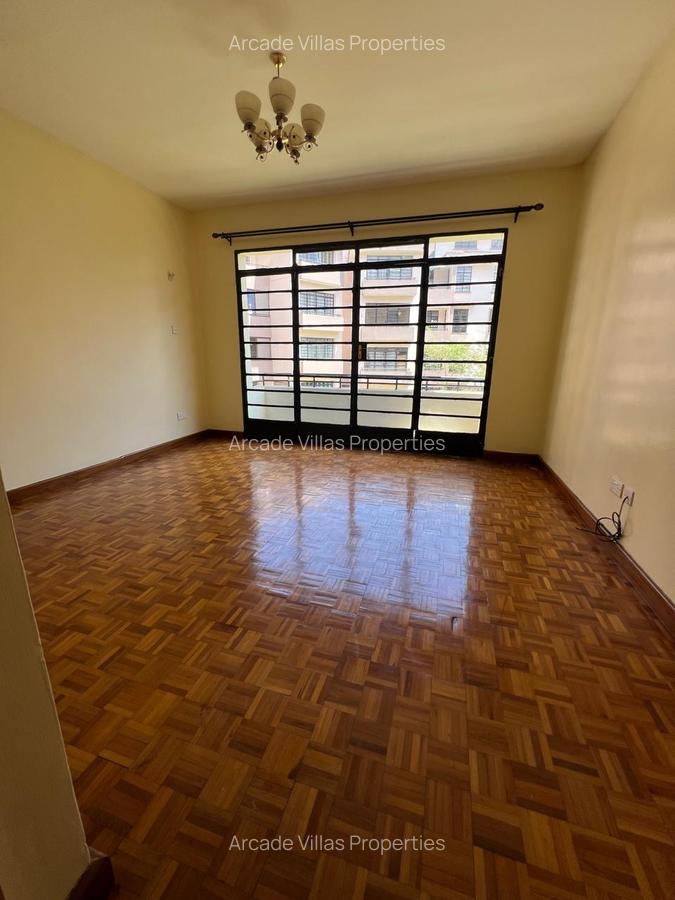 3 Bed Apartment with En Suite in Lavington - 5