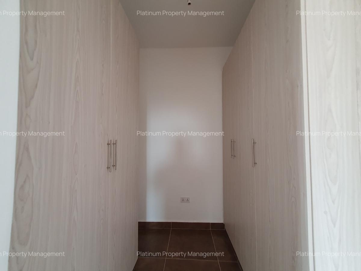 3 Bed Apartment with En Suite in Parklands - 11