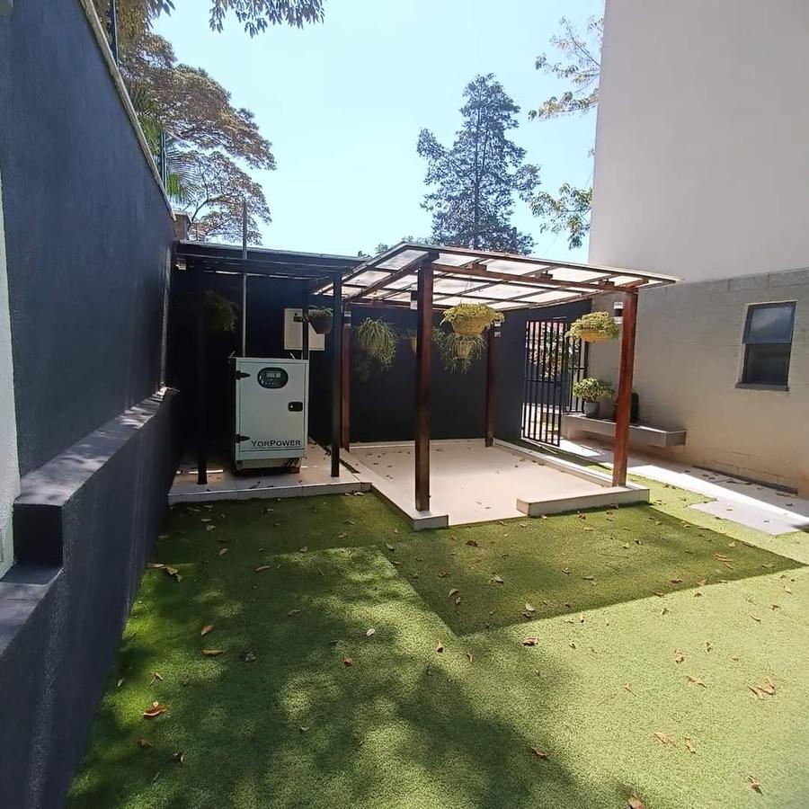 5 Bed Villa with En Suite at Lavington - 19