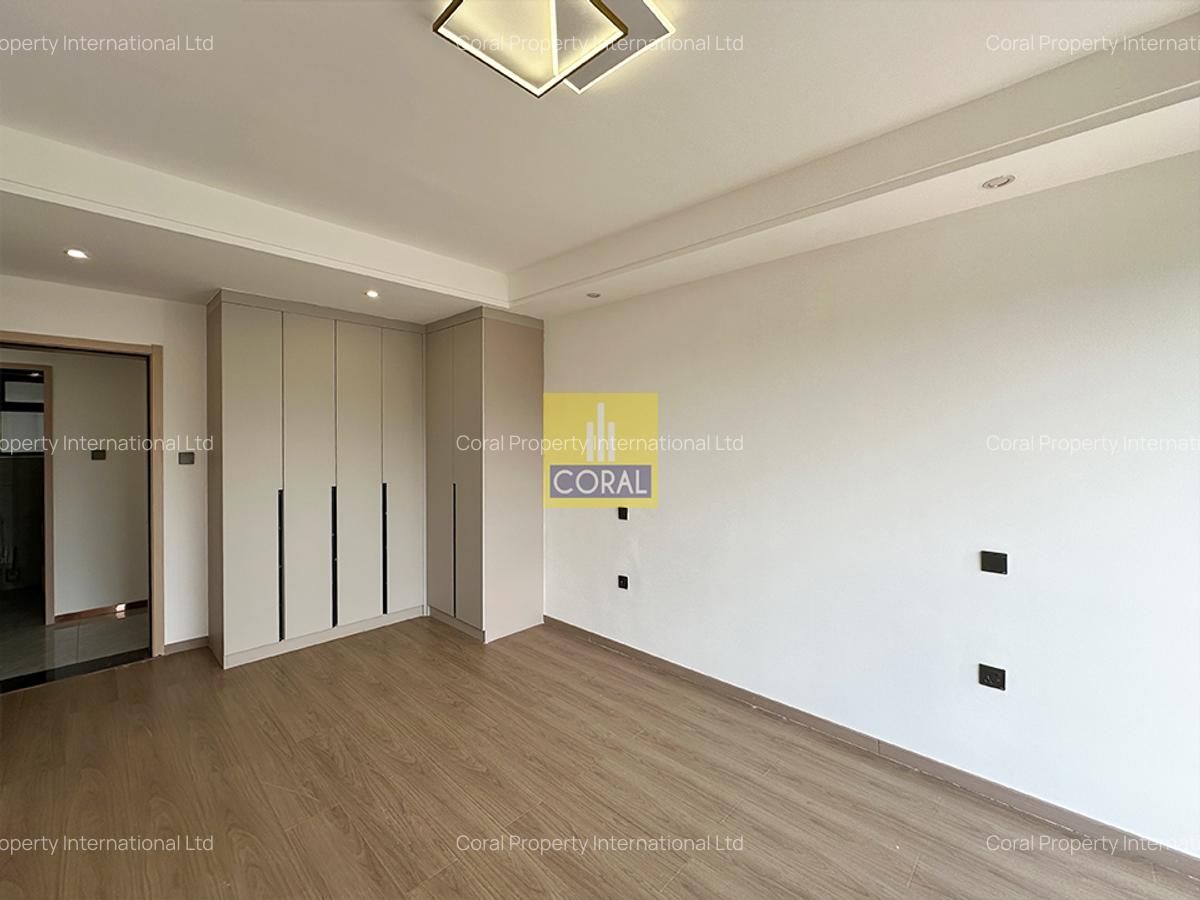 3 Bed Apartment in Riverside - 8