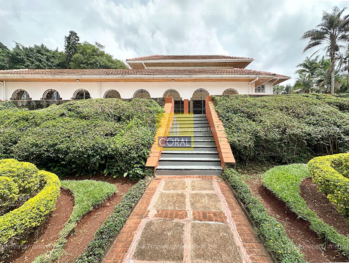 4 Bed House in Lavington - 18