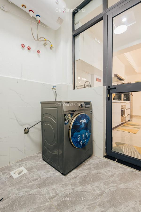 Serviced 2 Bed Apartment with En Suite at Sports Rd - 18