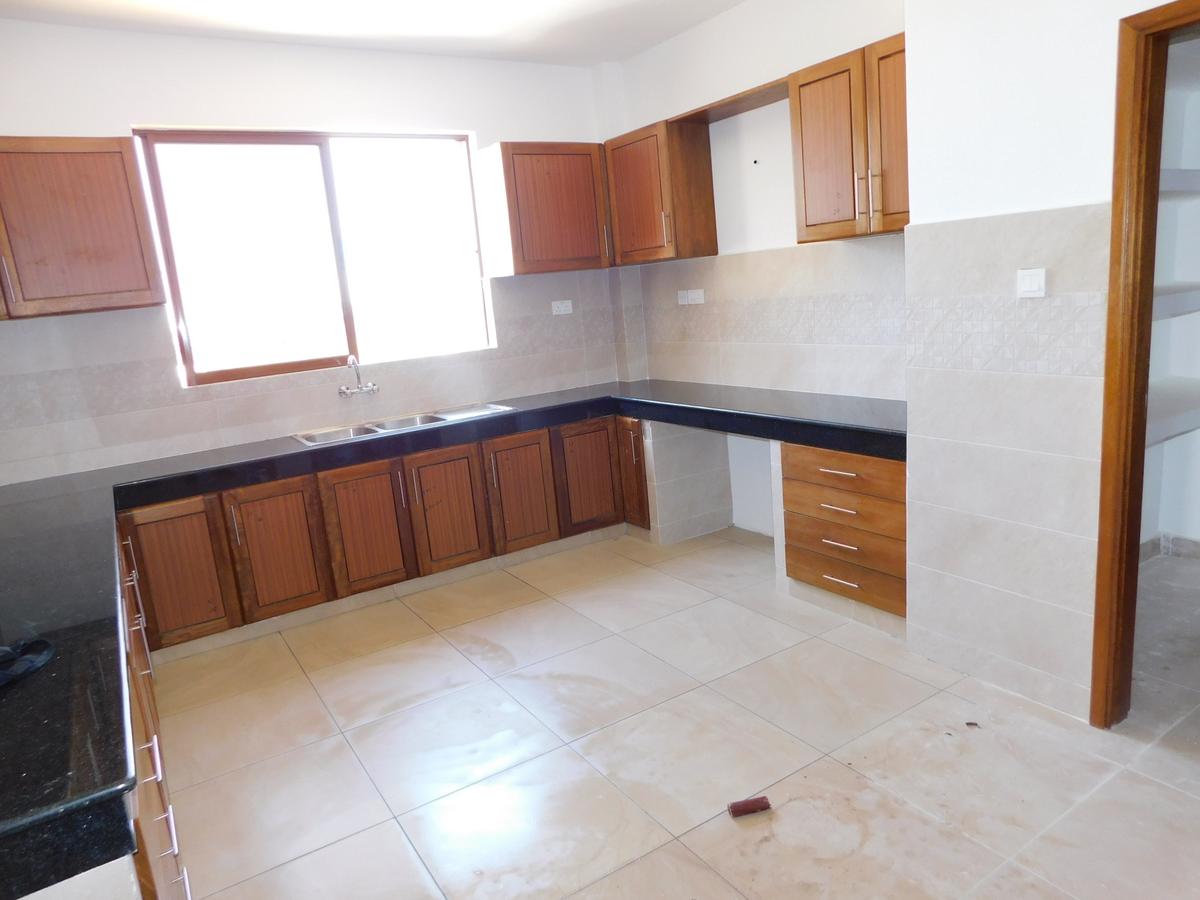 3 Bed Apartment with En Suite in Nyali Area - 9